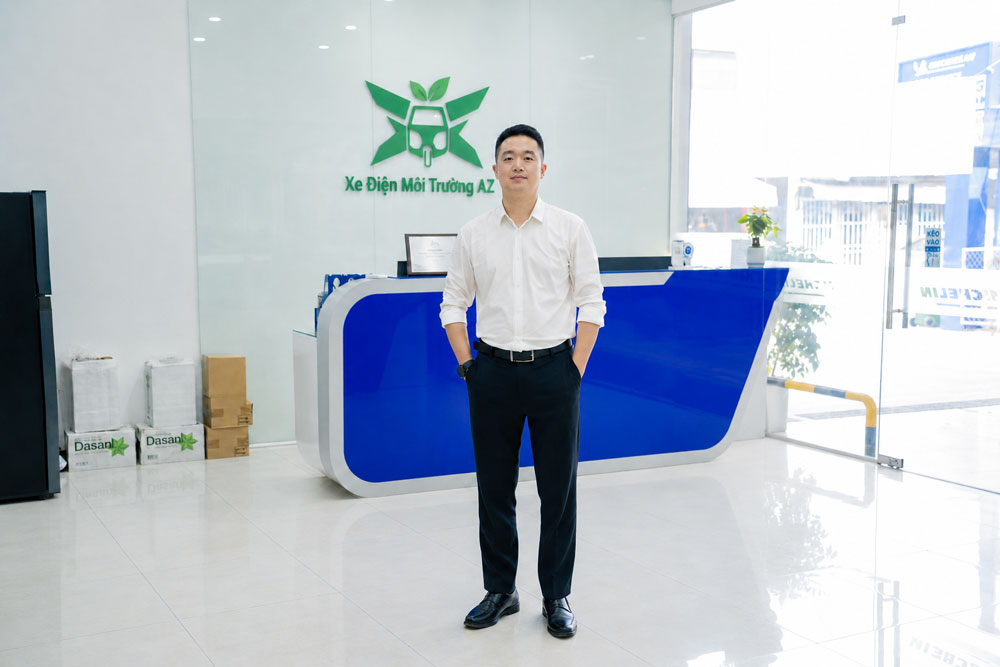 Mua Xe Điện Chở Hàng Tại Xe Điện Môi Trường AZ Thương Hiệu Uy Tín - Xe Điện Chở Hàng Kỹ sư Lê Thành Tùng - CEO và nhà sáng lập thương hiệu Xe Điện Môi Trường AZ