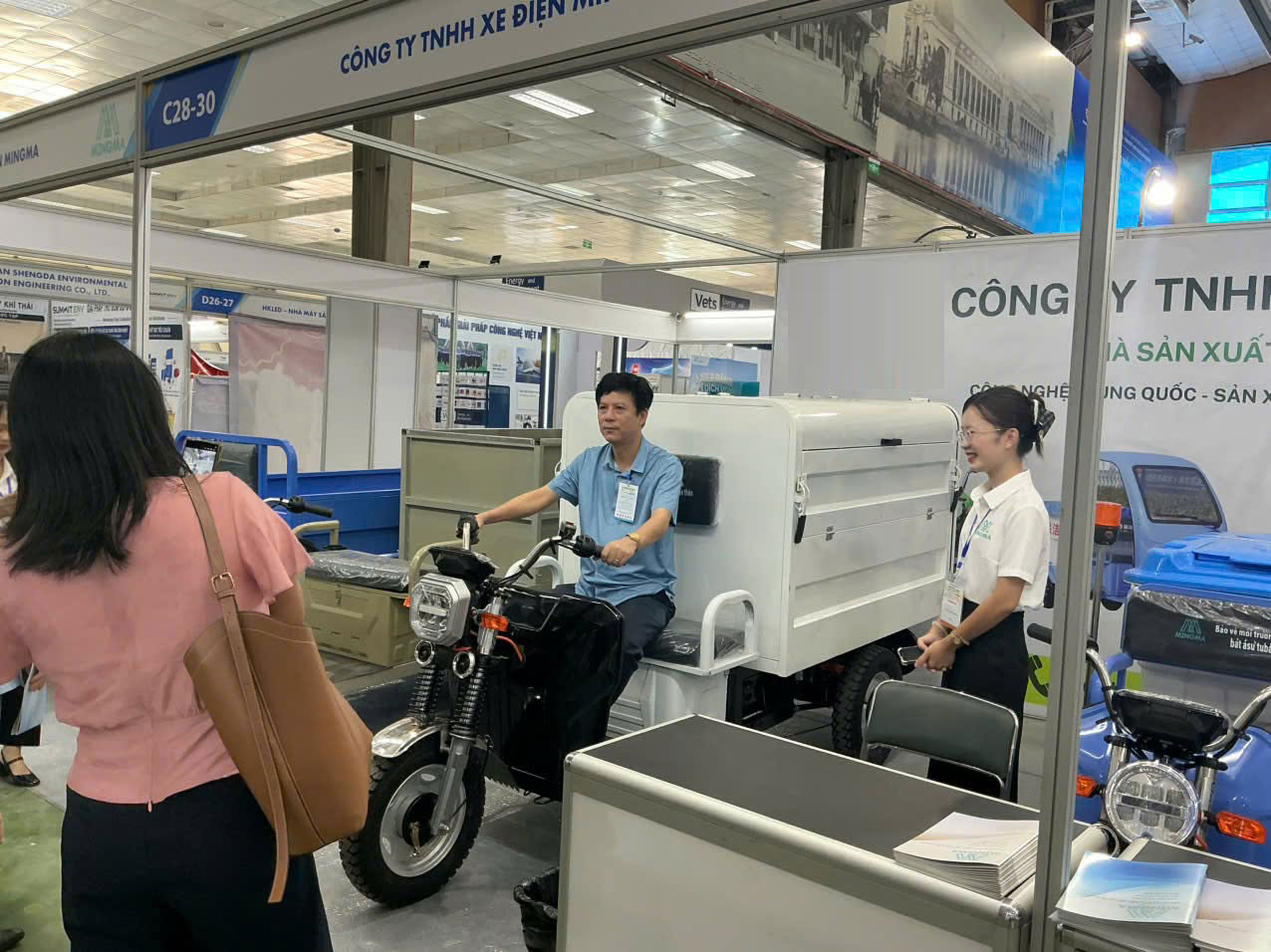 Xe điện môi trường AZ