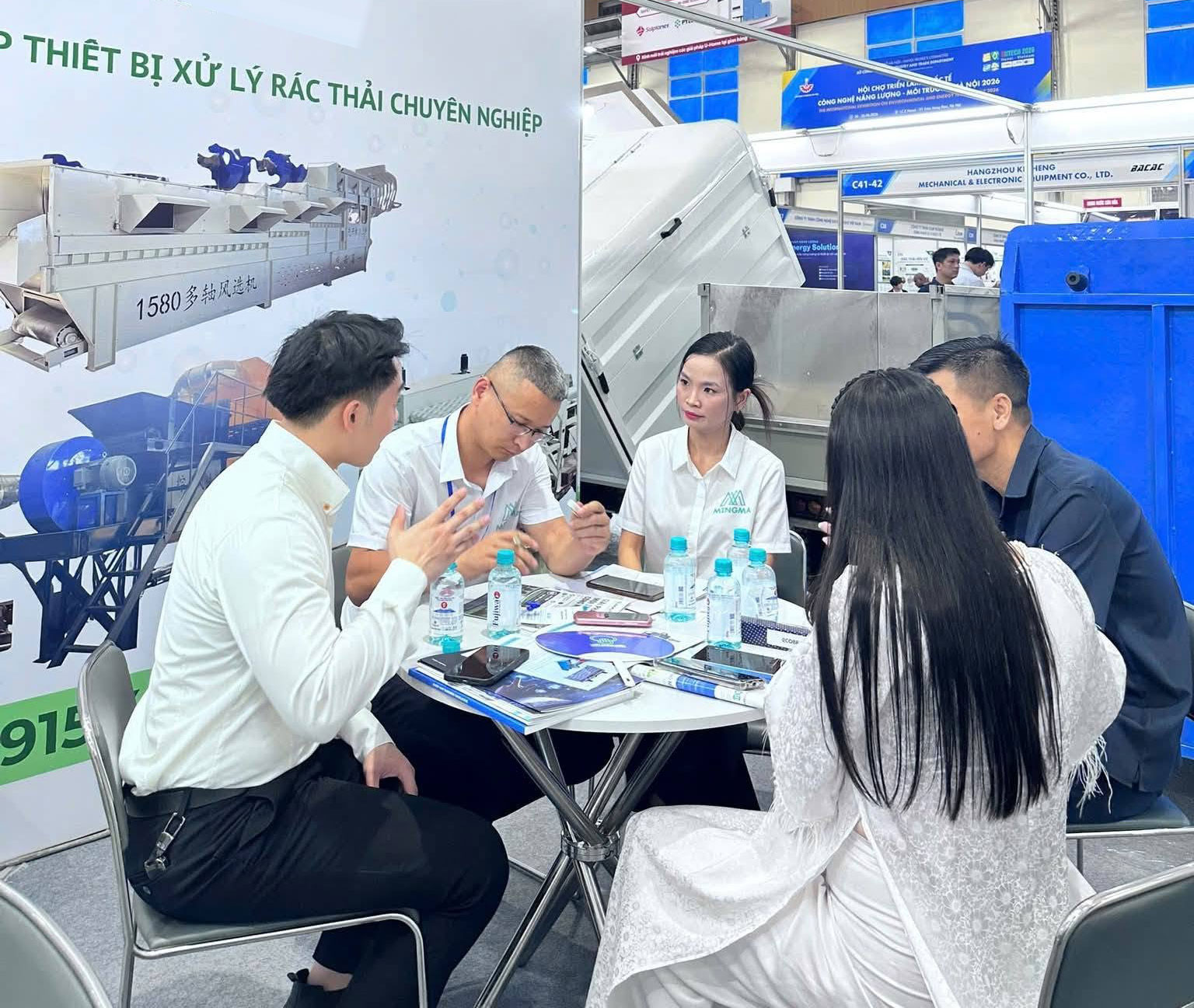 banner công ty xe điện môi trường AZ